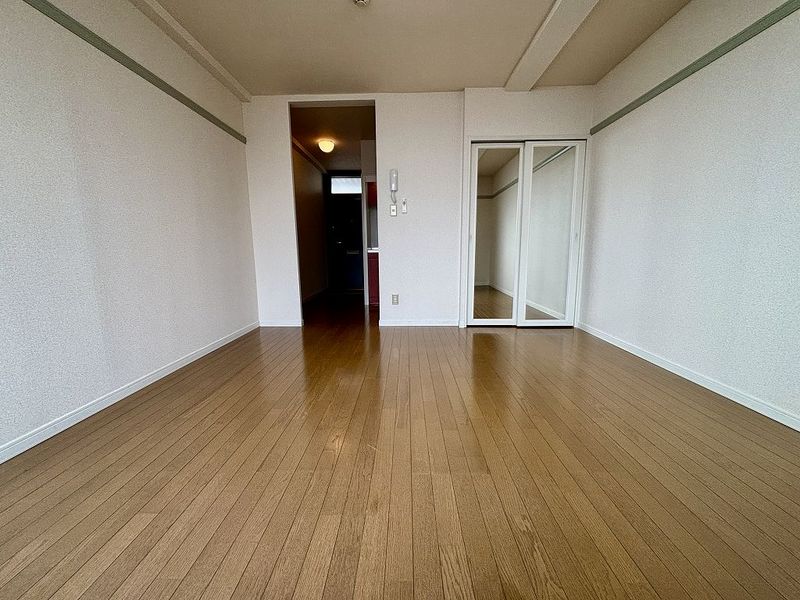 レオパレス赤砂 居間