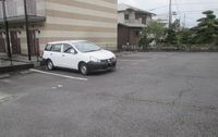 レオパレスルネッサ 駐車場