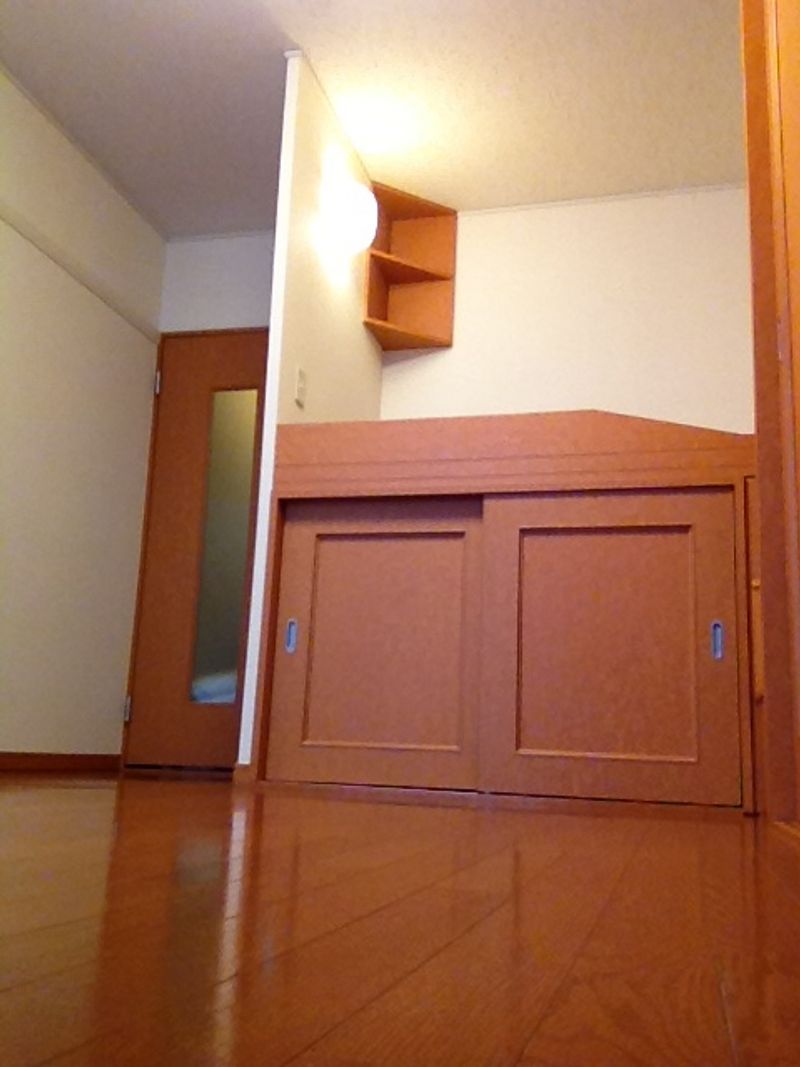 レオパレス大和 居間