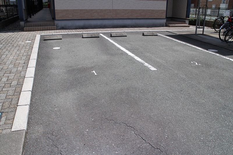 レオパレス森田 駐車場