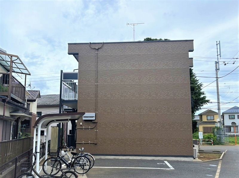 レオパレスプレミール 外観