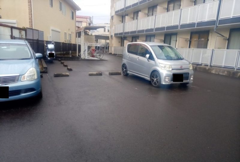 レオパレスソワ　メゾンⅢ 駐車場