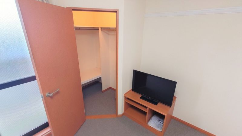 レオパレスフトゥーロ 収納