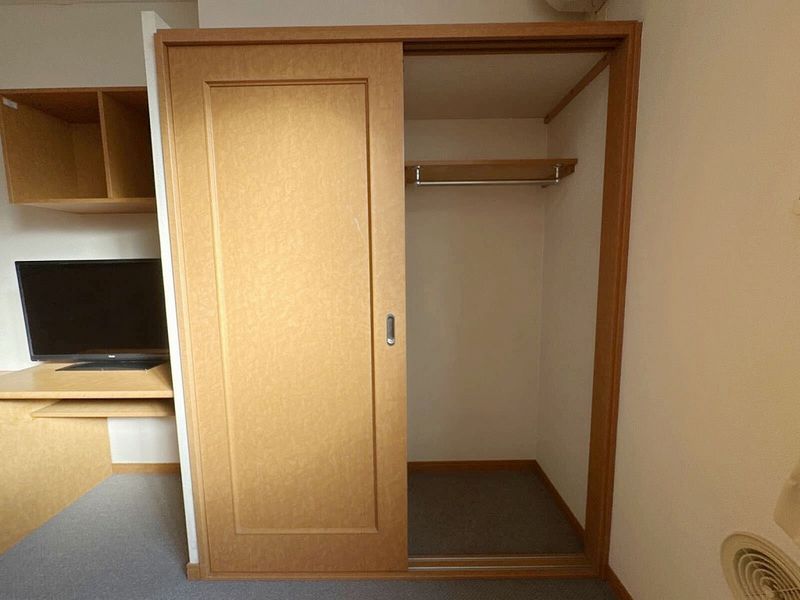 レオパレスメルベーユ 収納