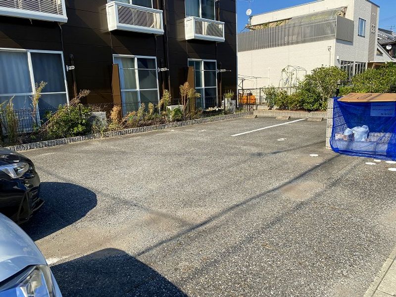 レオパレスサンヒルズ旭耀 駐車場
