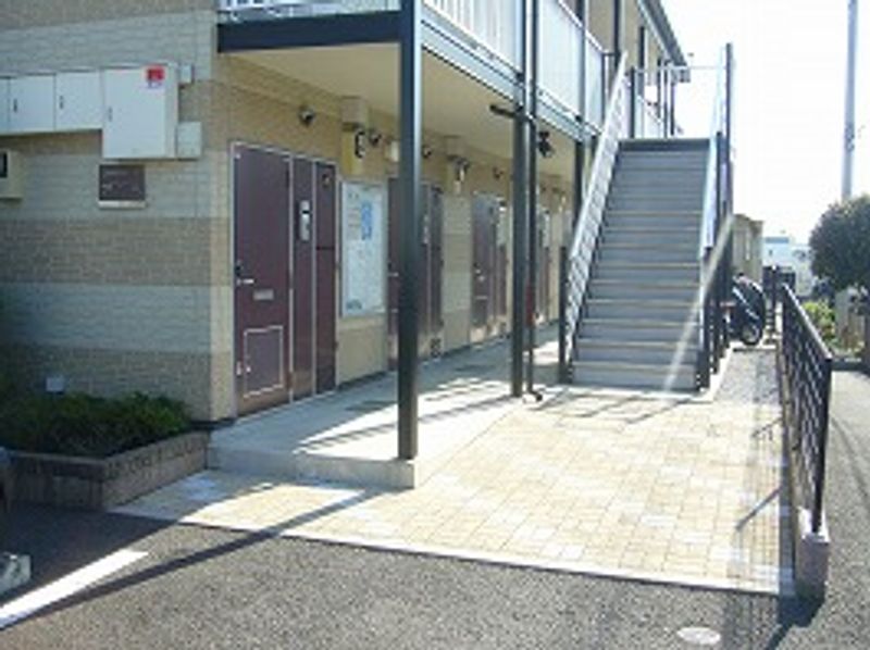 レオパレス仁 エントランス