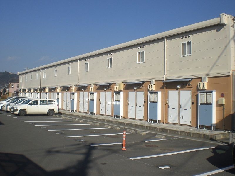 レオパレスカネイ 玄関