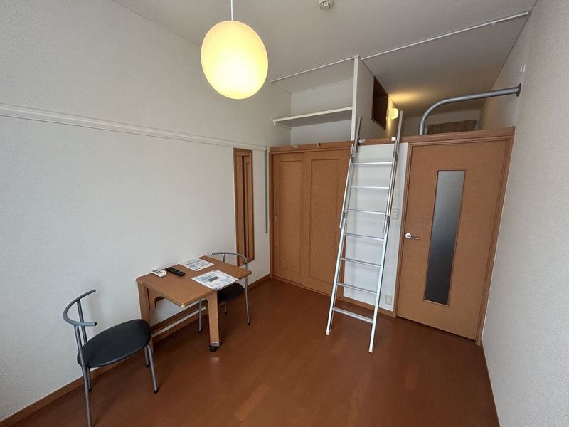 レオパレスいずみ２ 居間