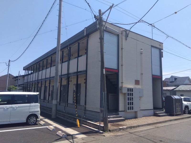 レオパレスポピレールＺ エントランス