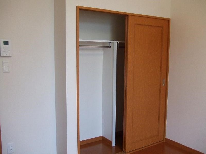 レオパレスエムス 収納