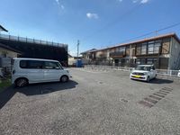 レオパレスミレニアムＭ 駐車場