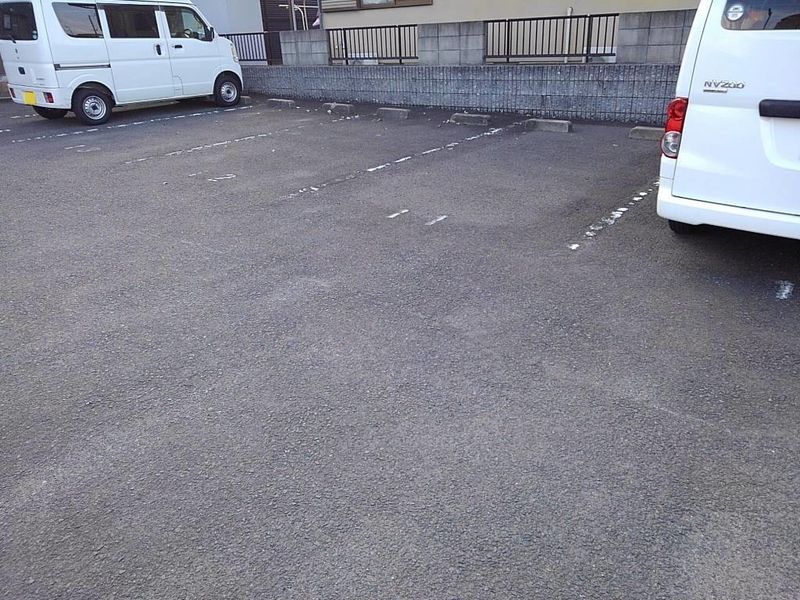 レオパレス蓮池 駐車場