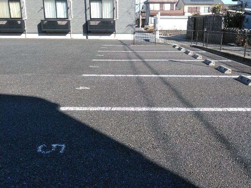 レオパレス鈴鹿マリン 駐車場