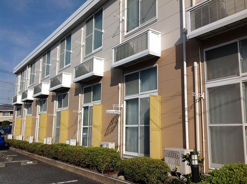 レオパレスルナール 外観