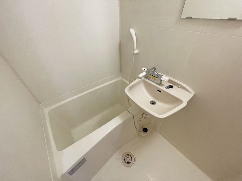 レオパレスパインマノワール 風呂