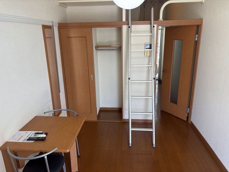 レオパレス中宗岡 居間