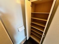 レオパレス虹 玄関