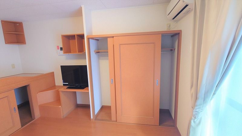 レオパレスカルチェ 収納
