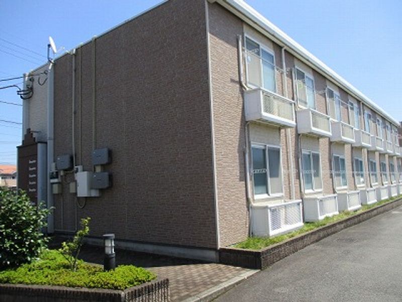 レオパレスウィステリア 外観