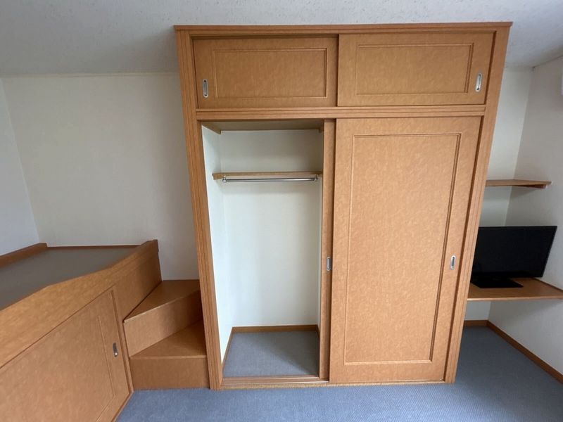 レオパレス広町 収納