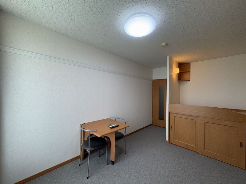 レオパレス若宮南 居間