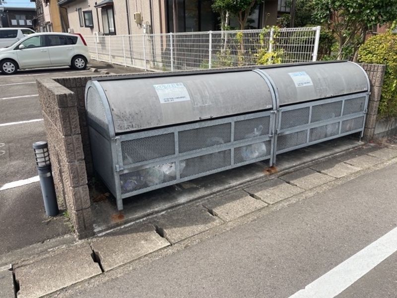 レオネクスト英　Ａ 共用部分
