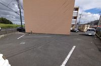 レオパレスデルタ 駐車場