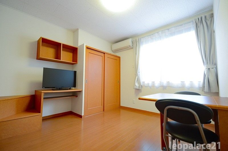 レオパレス匠 居間