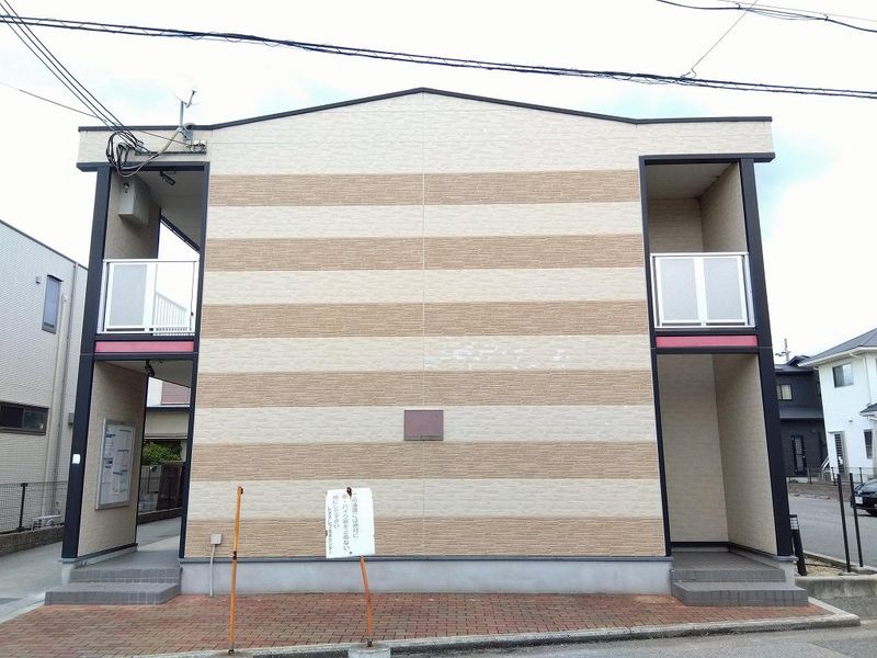 レオパレスＭ　ヴィアージュ 外観