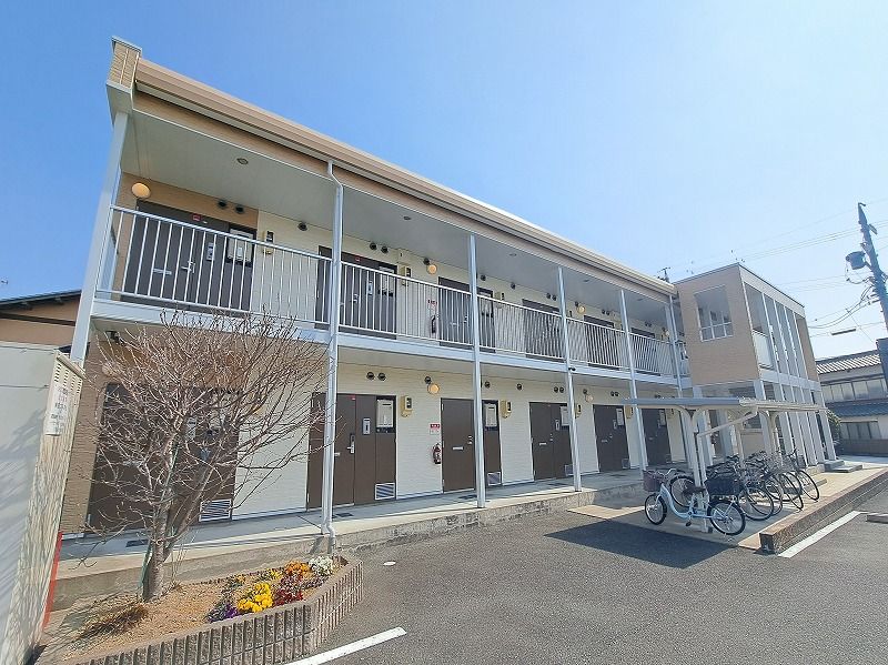 レオパレスプレシャス 外観