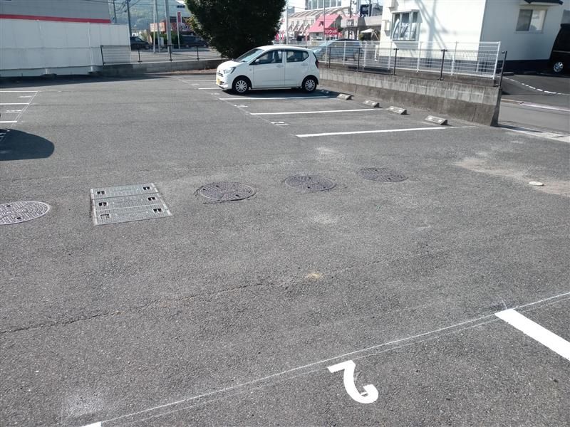 レオパレスＲ２５０岡山東 駐車場
