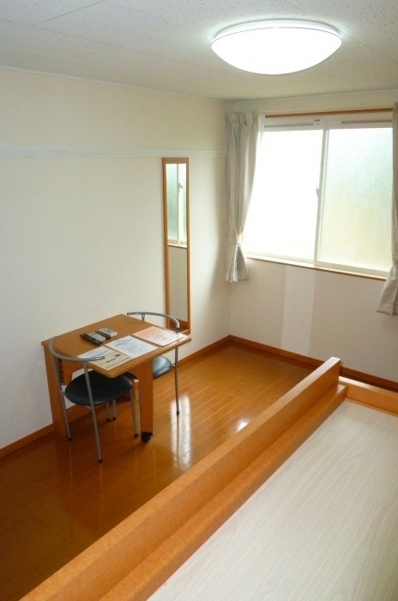 レオパレスメルベーユⅣ 居間