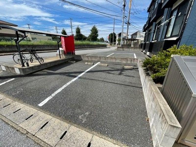 レオパレスコンフォートフレアⅡ 駐車場