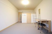 レオパレスラ　グラシューズ 居間