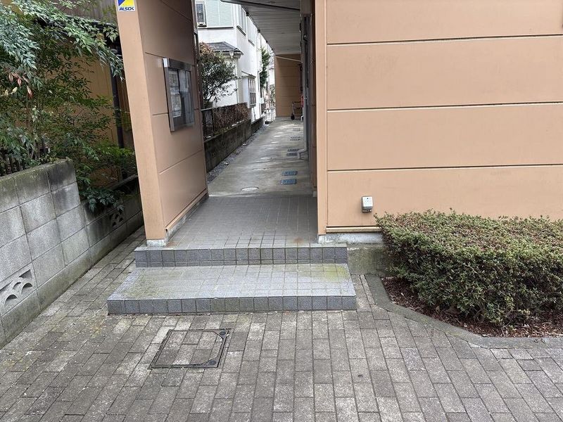 レオパレスＮＴ エントランス