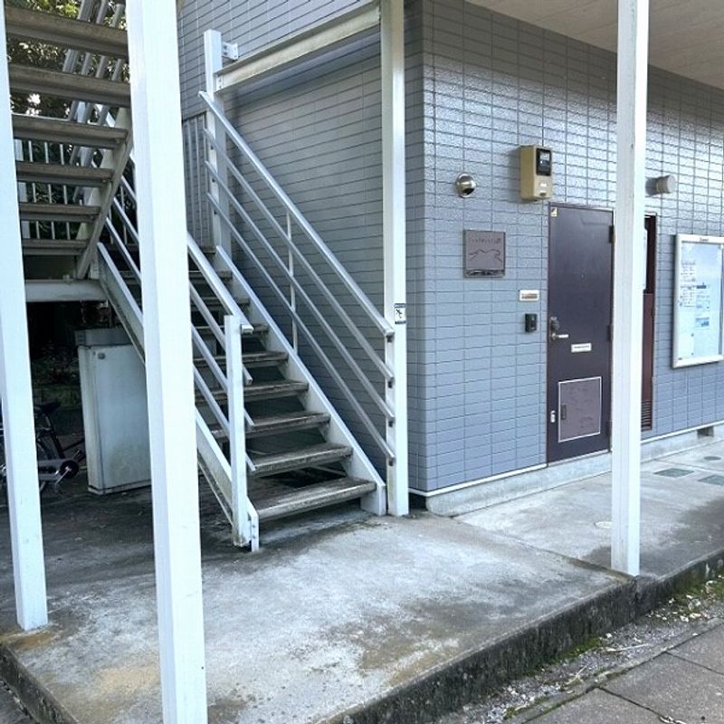 レオパレスサンライズ エントランス