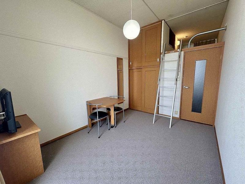 レオパレスフルール竹ノ下 居間