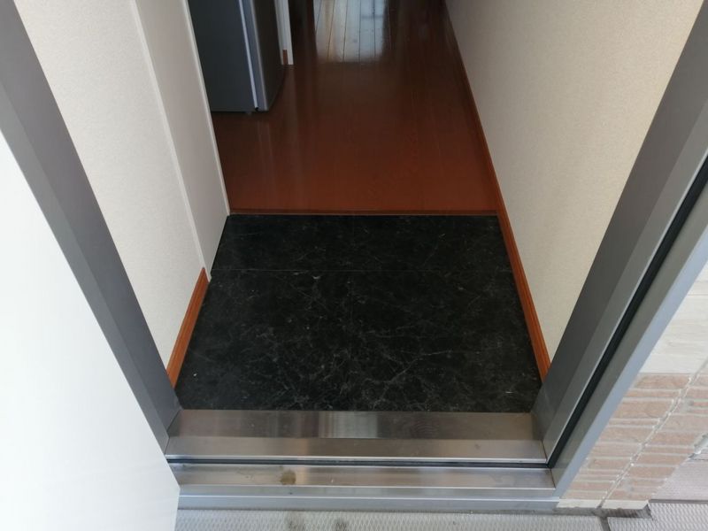 レオパレス福田 玄関