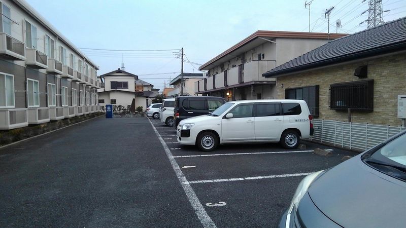 レオパレス桜 駐車場