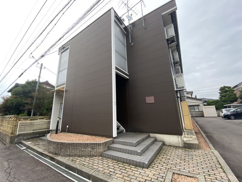 レオパレスシャミール矢田野 外観