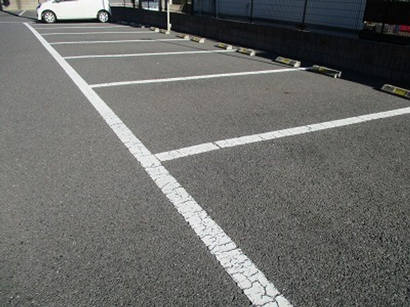 レオネクスト光 駐車場