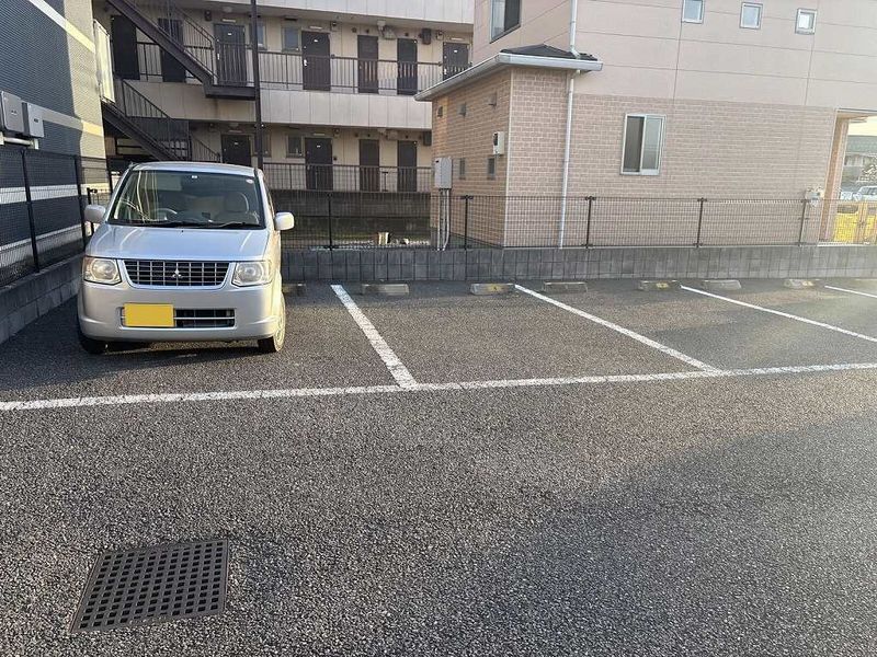 レオネクストひまわりⅡ 駐車場