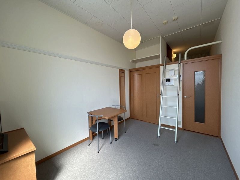 レオパレスケヤキ 居間