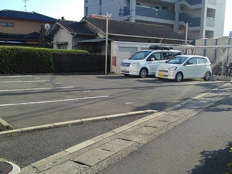 レオパレスダイチＡ 駐車場