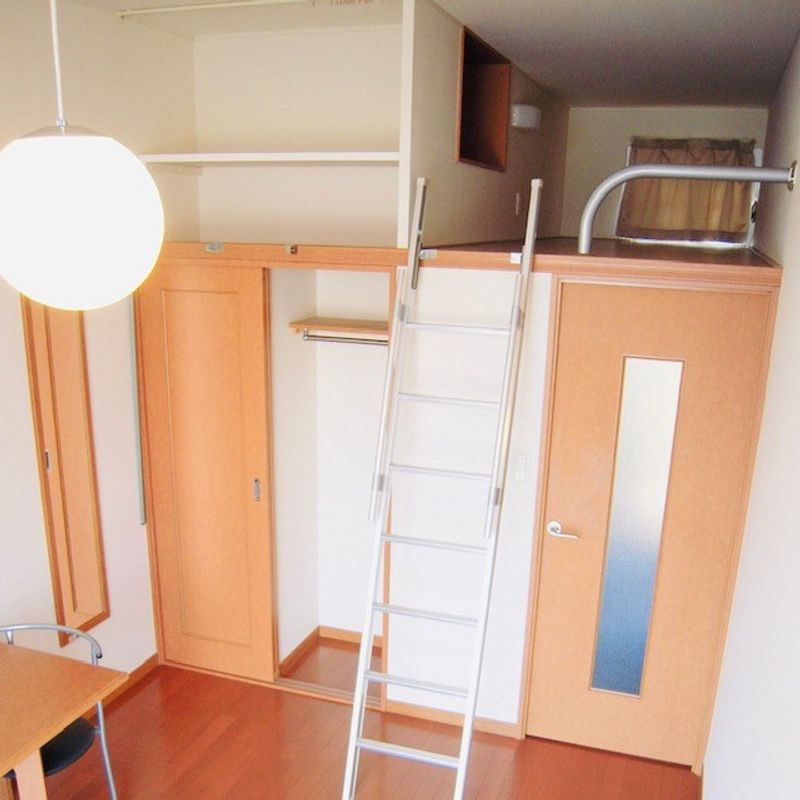 レオパレスシェソワⅡ 収納