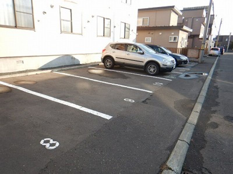 レオパレスＮＥ４６９ 駐車場