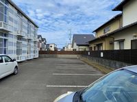 レオパレスミコノス 駐車場