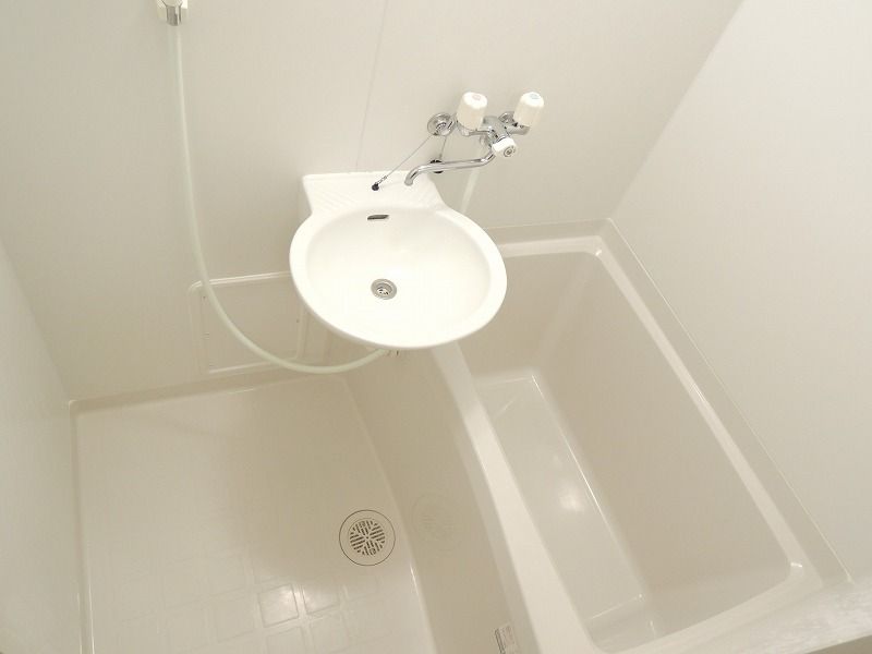 LEONEXT Pure Light Bathroom
