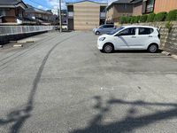レオパレスグレイス 駐車場