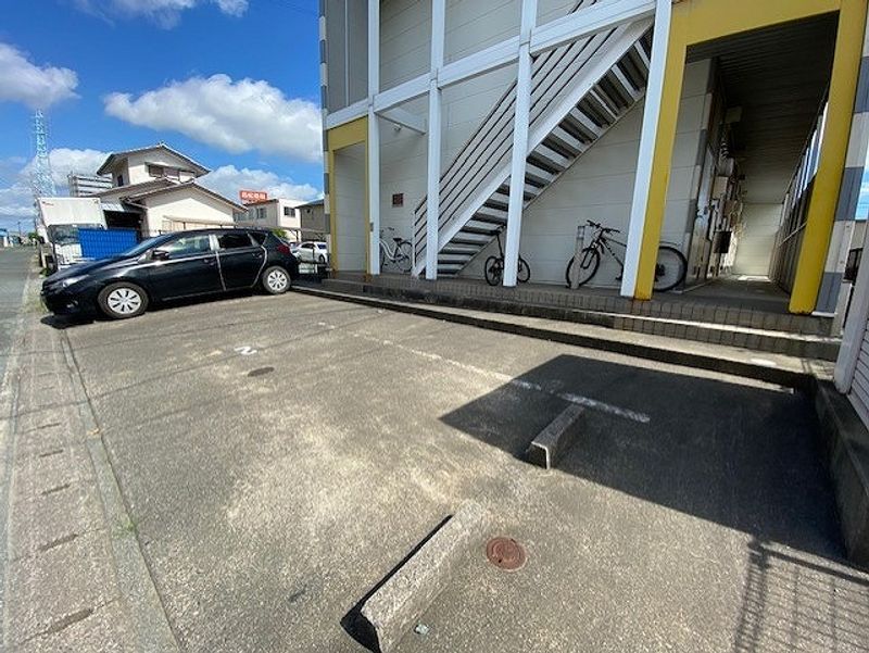 レオパレス梅田 駐車場